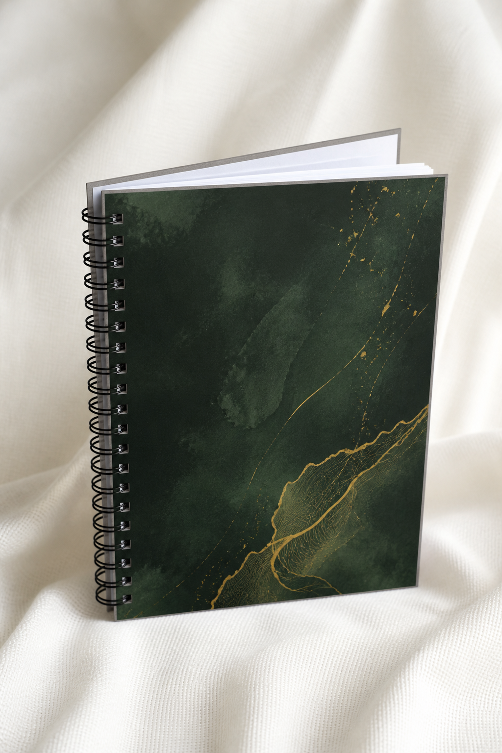 Зелений блокнот MyNote з жорсткою обкладинкою на чорній пружині